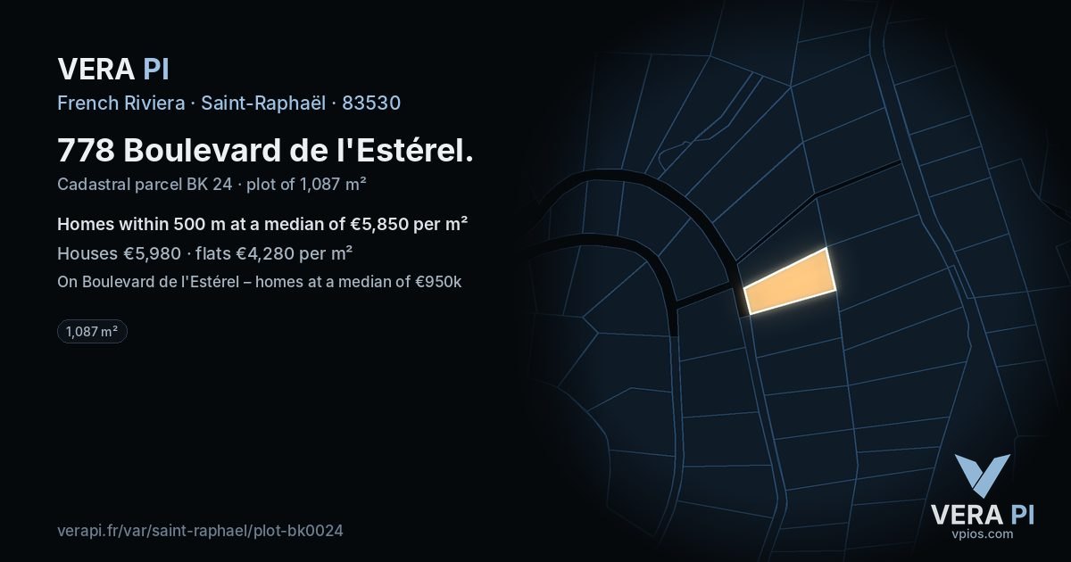 778 Boulevard de l'Estérel, Saint-Raphaël at night – the plot lit, the parcels around coloured by the prices near them