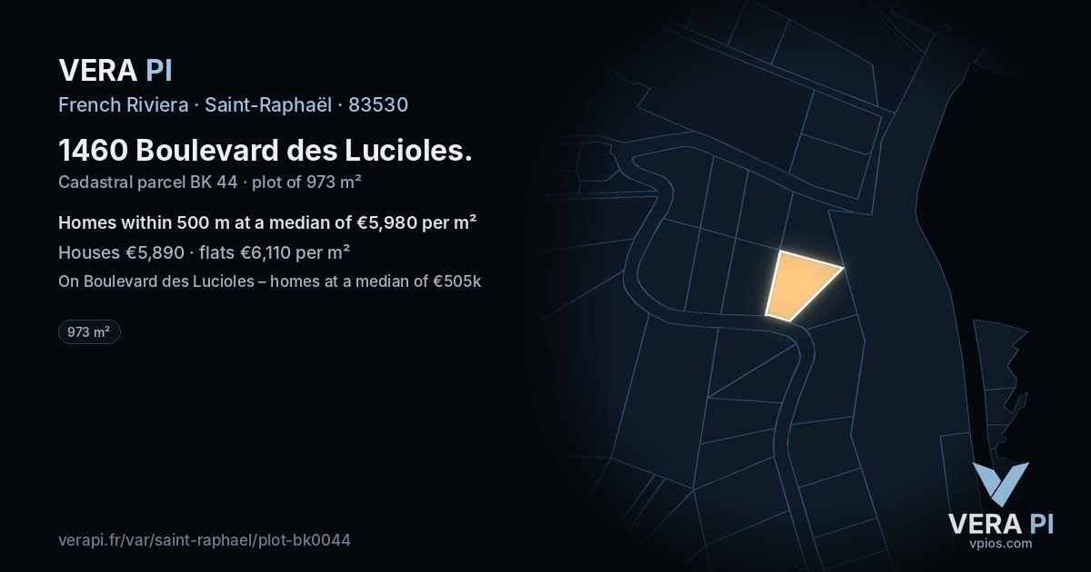 1460 Boulevard des Lucioles, Saint-Raphaël at night – the plot lit, the parcels around coloured by the prices near them