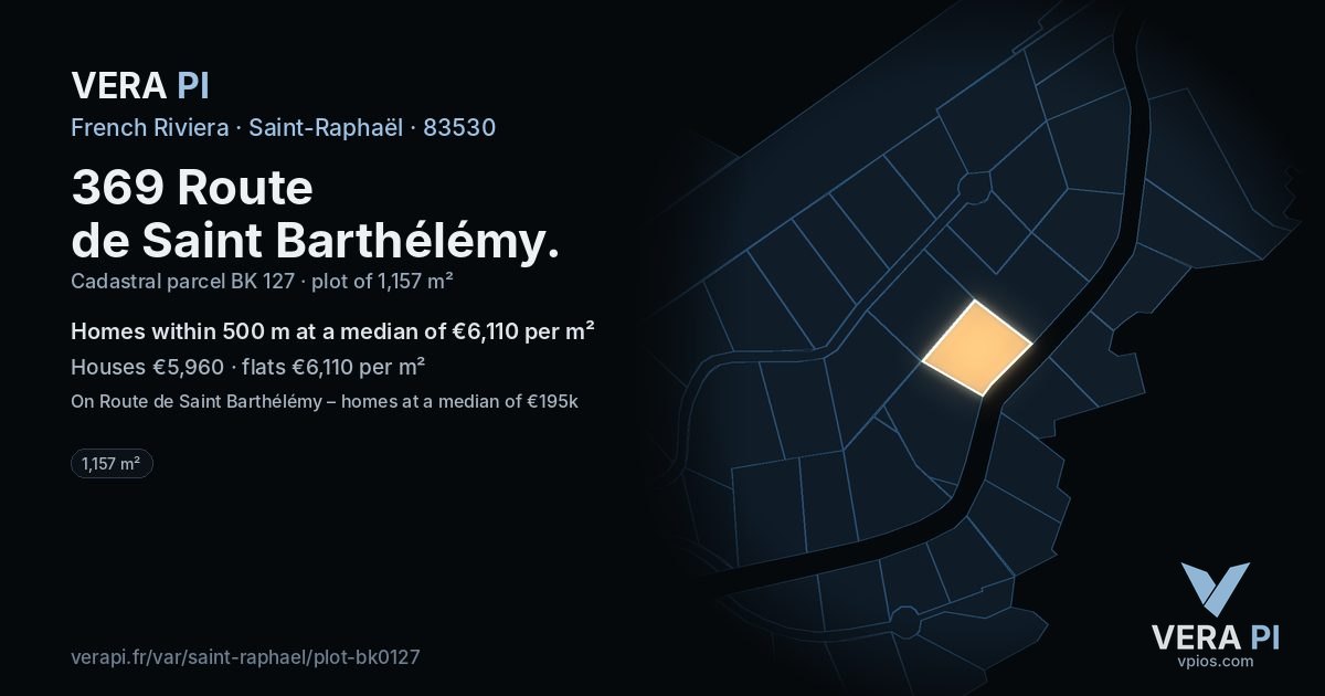 369 Route de Saint Barthélémy, Saint-Raphaël at night – the plot lit, the parcels around coloured by the prices near them