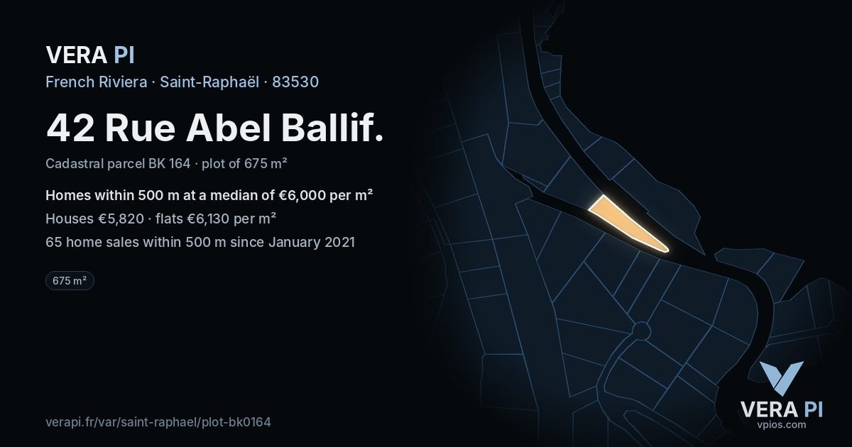 42 Rue Abel Ballif, Saint-Raphaël at night – the plot lit, the parcels around coloured by the prices near them