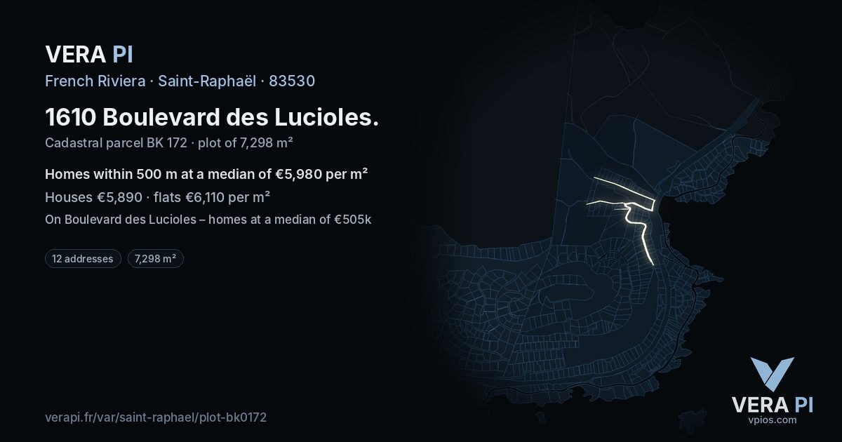 1610 Boulevard des Lucioles, Saint-Raphaël at night – the plot lit, the parcels around coloured by the prices near them