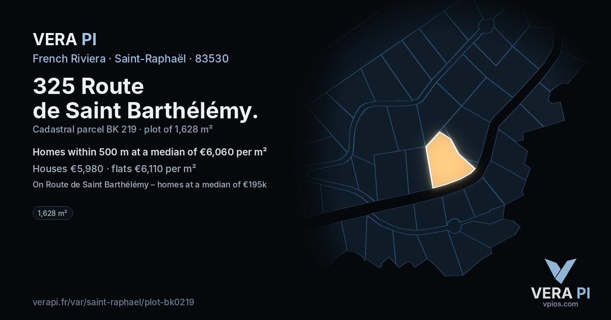 325 Route de Saint Barthélémy, Saint-Raphaël at night – the plot lit, the parcels around coloured by the prices near them