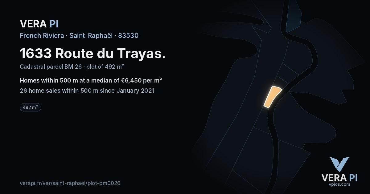 1633 Route du Trayas, Saint-Raphaël at night – the plot lit, the parcels around coloured by the prices near them