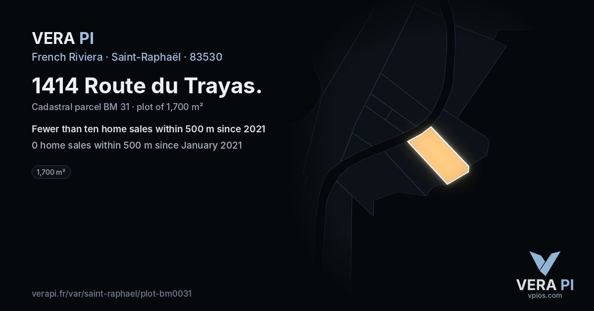 1414 Route du Trayas, Saint-Raphaël at night – the plot lit, the parcels around coloured by the prices near them