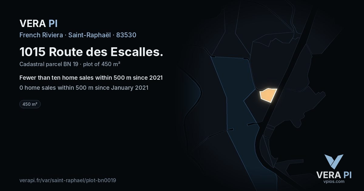 1015 Route des Escalles, Saint-Raphaël at night – the plot lit, the parcels around coloured by the prices near them