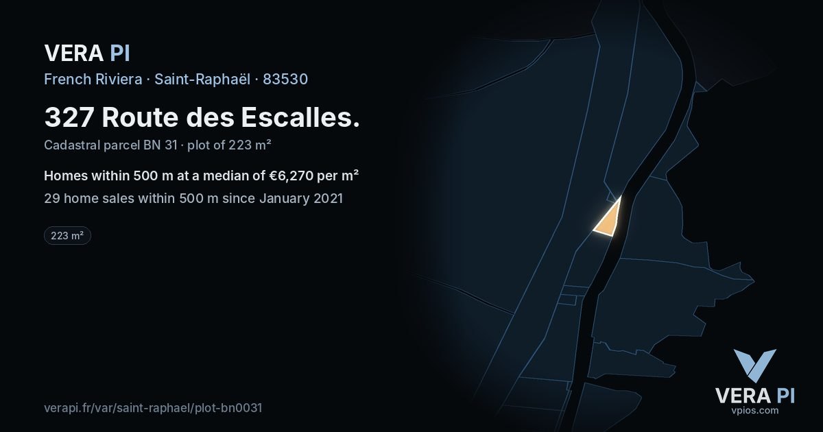 327 Route des Escalles, Saint-Raphaël at night – the plot lit, the parcels around coloured by the prices near them