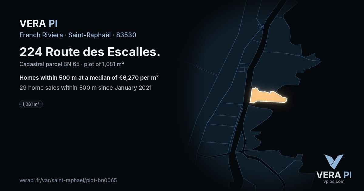 224 Route des Escalles, Saint-Raphaël at night – the plot lit, the parcels around coloured by the prices near them