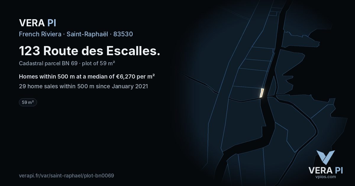 123 Route des Escalles, Saint-Raphaël at night – the plot lit, the parcels around coloured by the prices near them