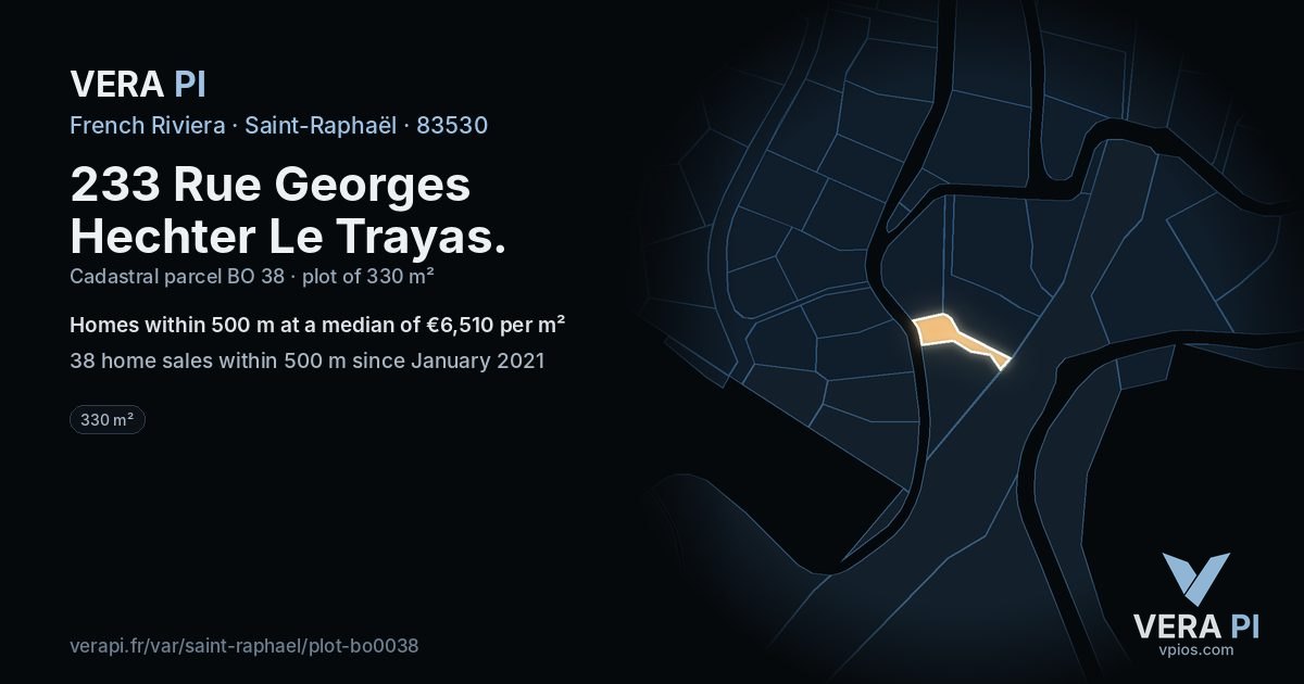 233 Rue Georges Hechter Le Trayas, Saint-Raphaël at night – the plot lit, the parcels around coloured by the prices near them
