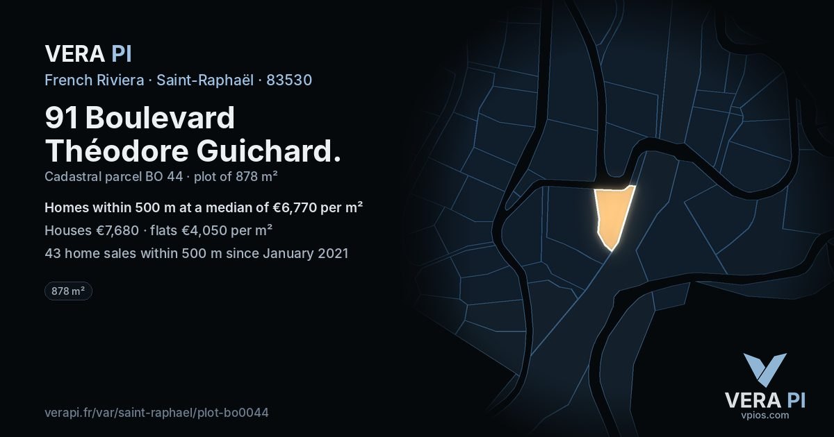 91 Boulevard Théodore Guichard, Saint-Raphaël at night – the plot lit, the parcels around coloured by the prices near them