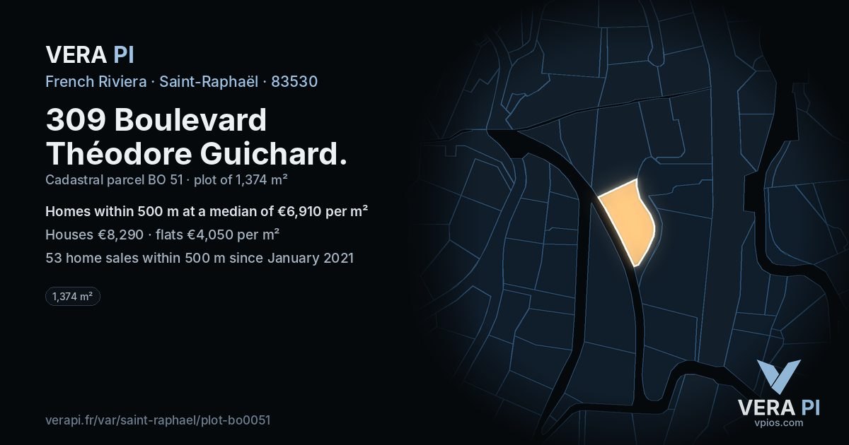 309 Boulevard Théodore Guichard, Saint-Raphaël at night – the plot lit, the parcels around coloured by the prices near them