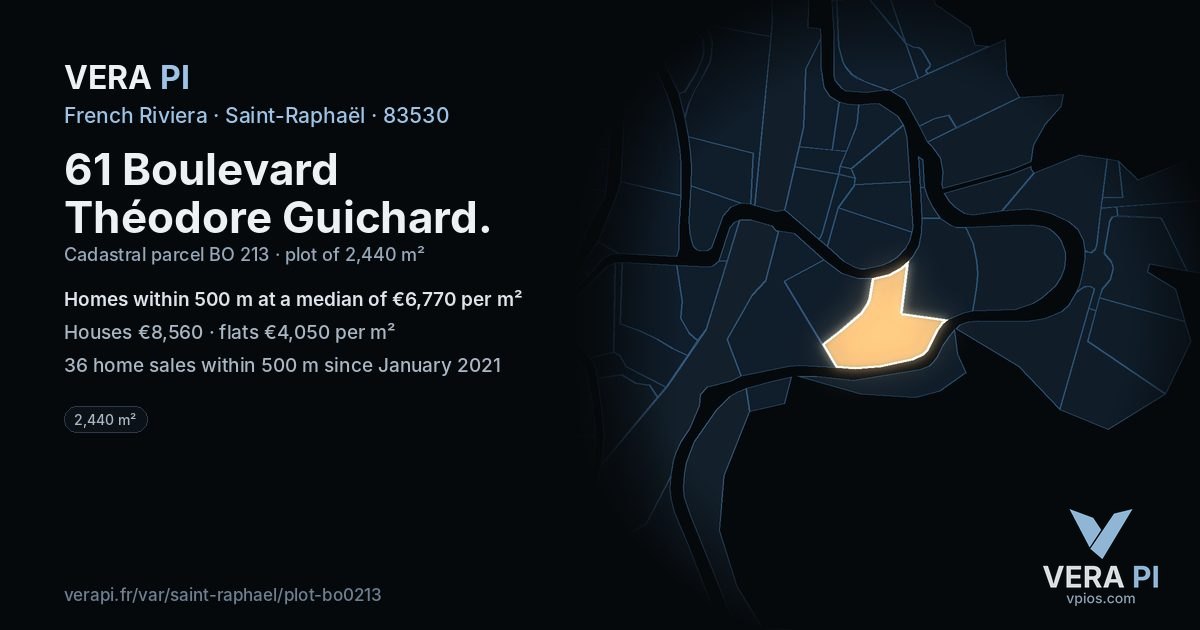 61 Boulevard Théodore Guichard, Saint-Raphaël at night – the plot lit, the parcels around coloured by the prices near them