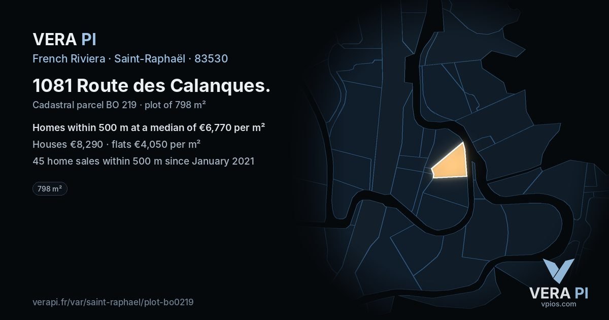 1081 Route des Calanques, Saint-Raphaël at night – the plot lit, the parcels around coloured by the prices near them