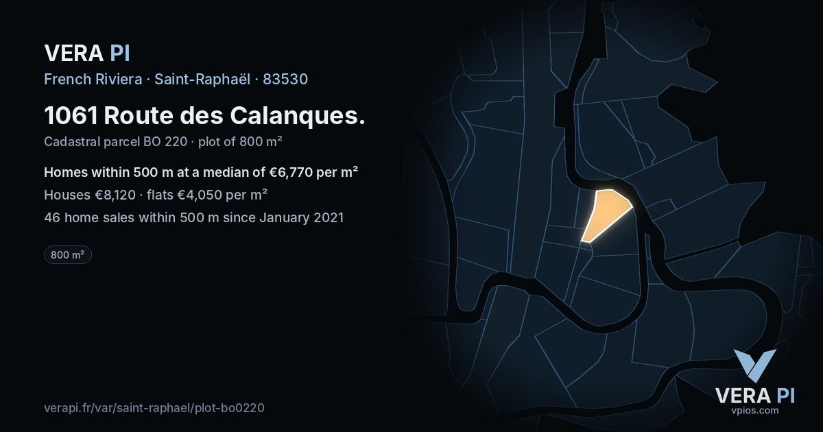 1061 Route des Calanques, Saint-Raphaël at night – the plot lit, the parcels around coloured by the prices near them