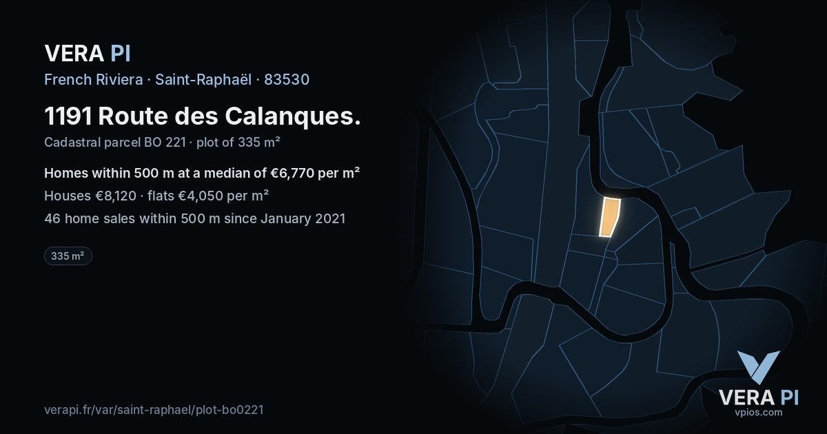 1191 Route des Calanques, Saint-Raphaël at night – the plot lit, the parcels around coloured by the prices near them