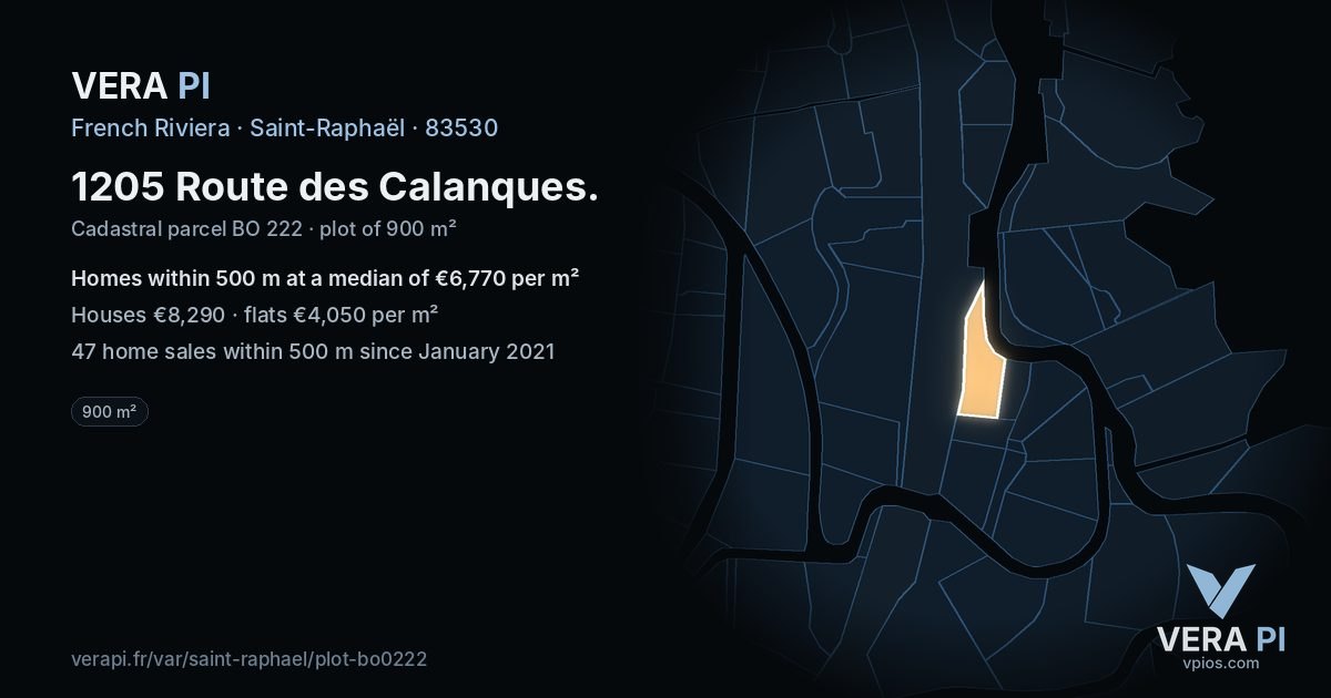 1205 Route des Calanques, Saint-Raphaël at night – the plot lit, the parcels around coloured by the prices near them