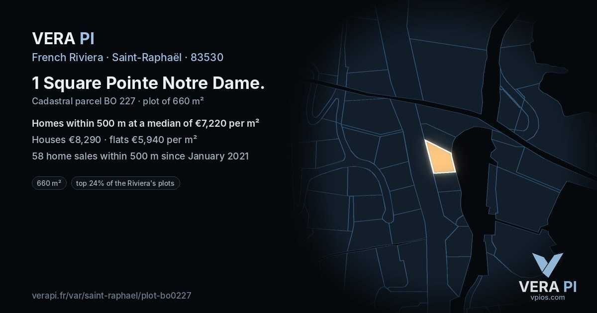 1 Square Pointe Notre Dame, Saint-Raphaël at night – the plot lit, the parcels around coloured by the prices near them