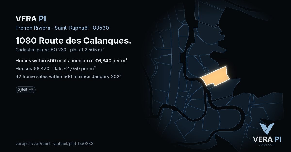 1080 Route des Calanques, Saint-Raphaël at night – the plot lit, the parcels around coloured by the prices near them