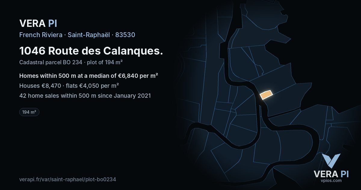 1046 Route des Calanques, Saint-Raphaël at night – the plot lit, the parcels around coloured by the prices near them