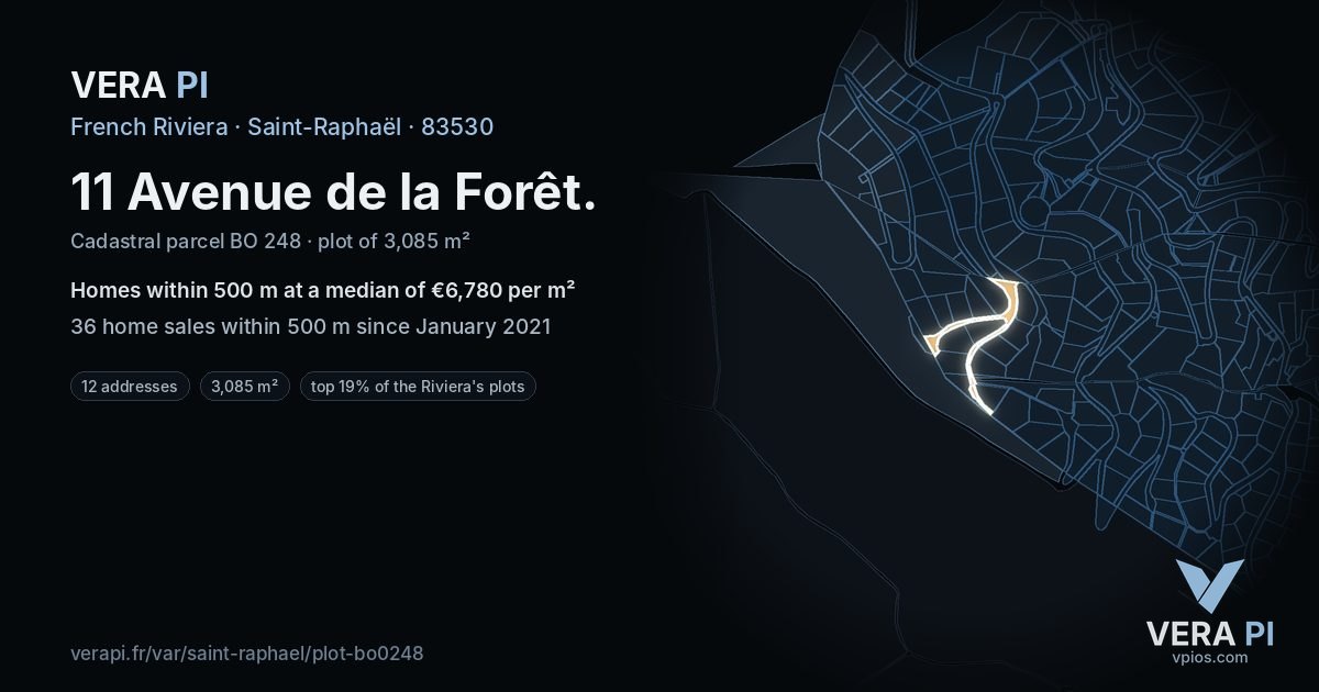 11 Avenue de la Forêt, Saint-Raphaël at night – the plot lit, the parcels around coloured by the prices near them
