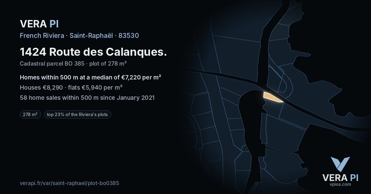 1424 Route des Calanques, Saint-Raphaël at night – the plot lit, the parcels around coloured by the prices near them