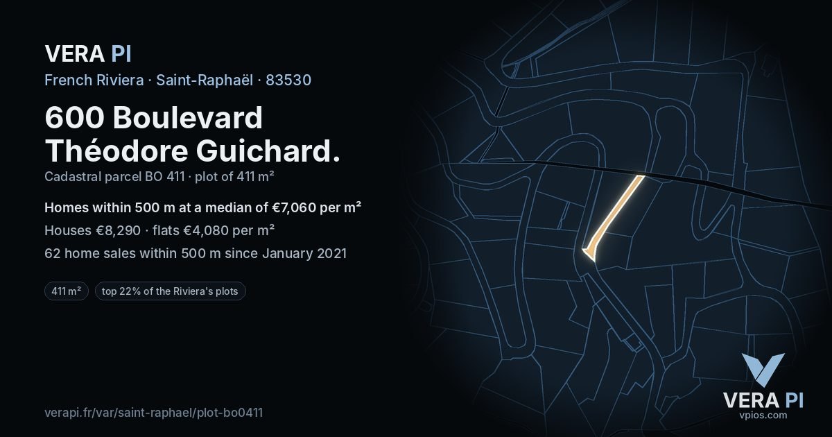 600 Boulevard Théodore Guichard, Saint-Raphaël at night – the plot lit, the parcels around coloured by the prices near them