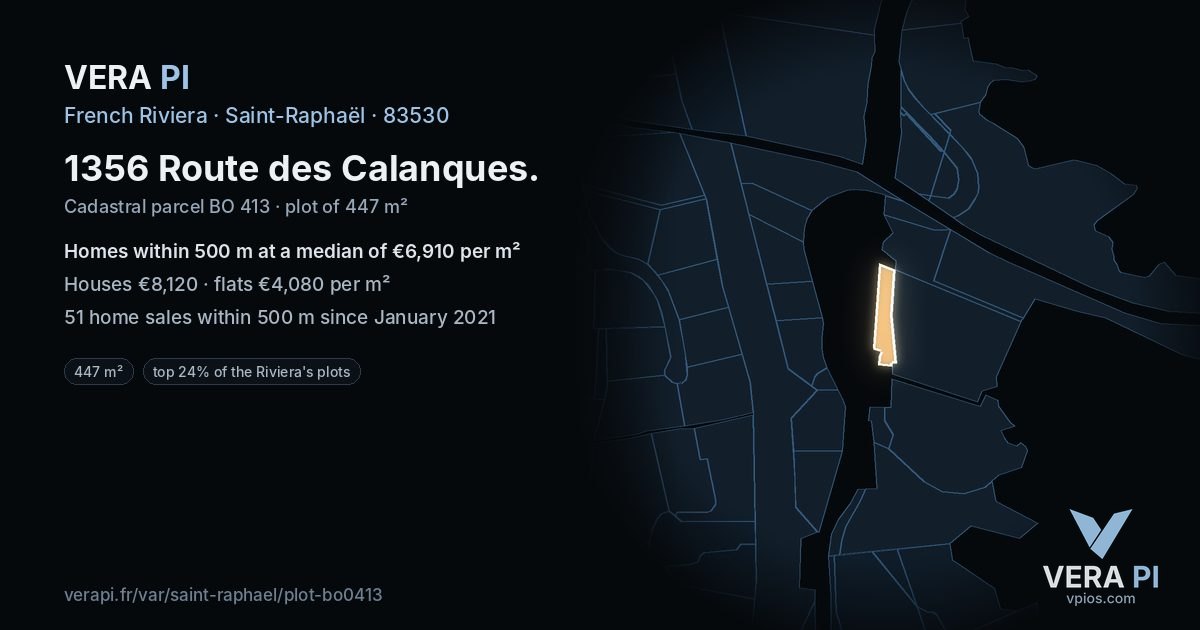 1356 Route des Calanques, Saint-Raphaël at night – the plot lit, the parcels around coloured by the prices near them