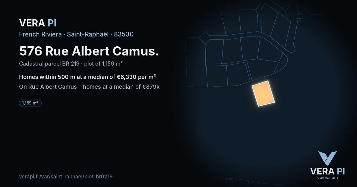 576 Rue Albert Camus, Saint-Raphaël at night – the plot lit, the parcels around coloured by the prices near them