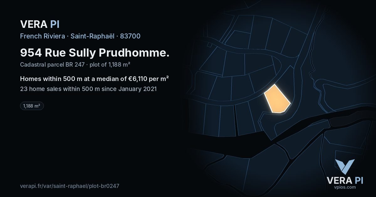 954 Rue Sully Prudhomme, Saint-Raphaël at night – the plot lit, the parcels around coloured by the prices near them
