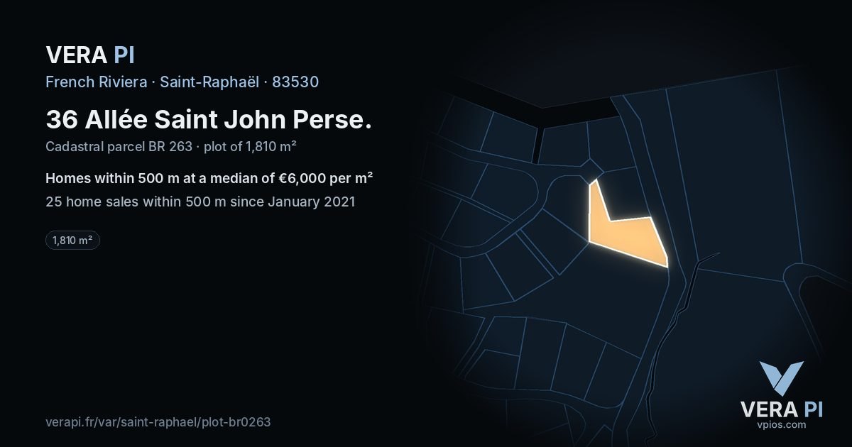 36 Allée Saint John Perse, Saint-Raphaël at night – the plot lit, the parcels around coloured by the prices near them
