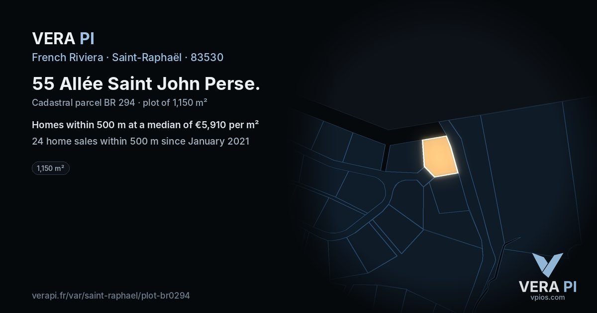 55 Allée Saint John Perse, Saint-Raphaël at night – the plot lit, the parcels around coloured by the prices near them