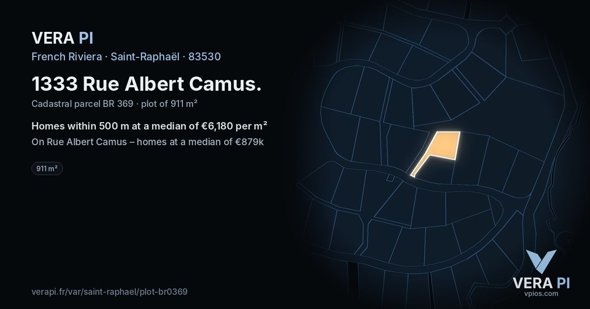 1333 Rue Albert Camus, Saint-Raphaël at night – the plot lit, the parcels around coloured by the prices near them