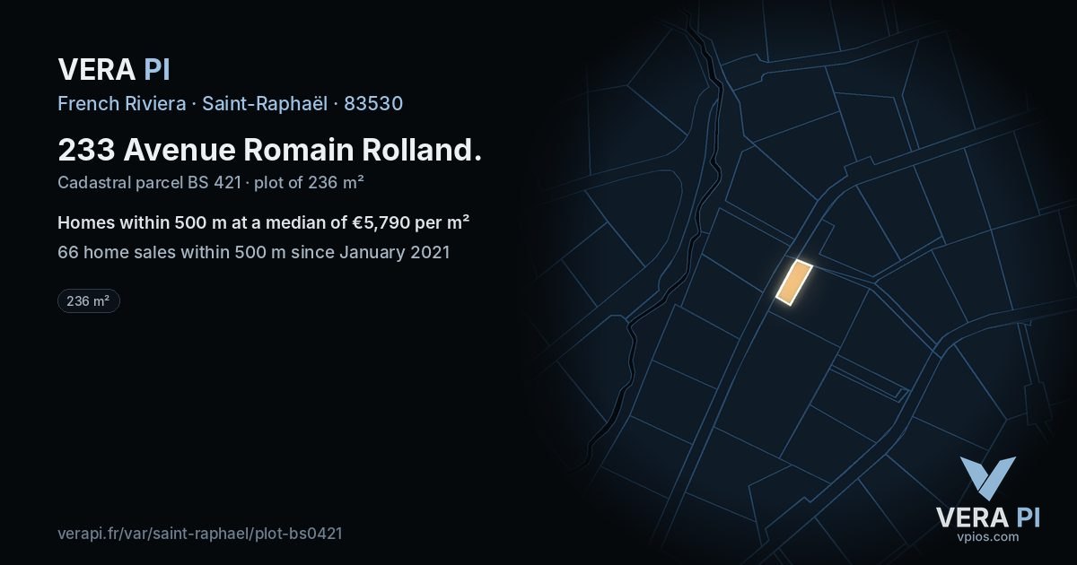 233 Avenue Romain Rolland, Saint-Raphaël at night – the plot lit, the parcels around coloured by the prices near them