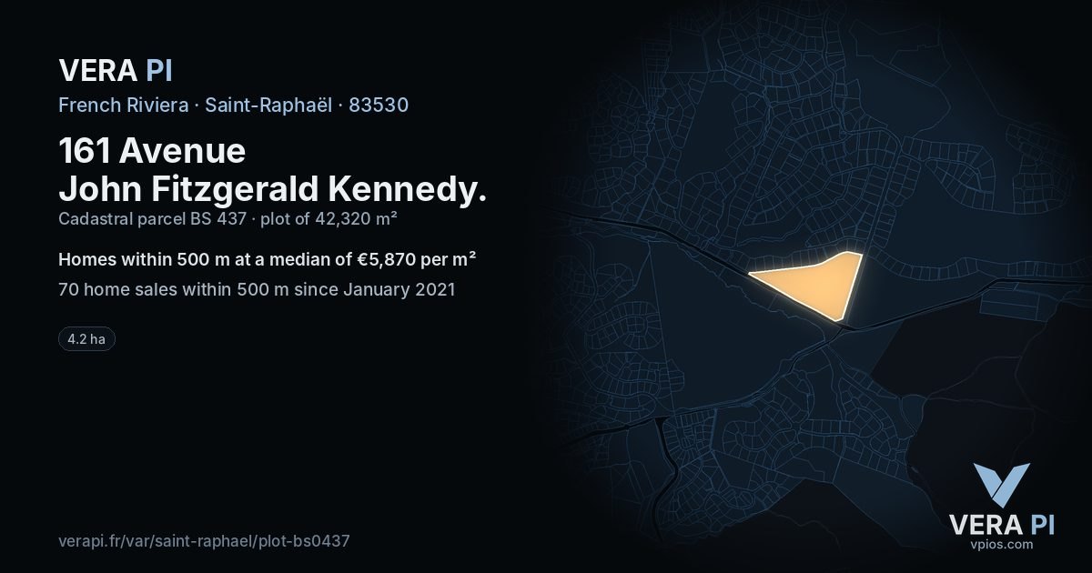 161 Avenue John Fitzgerald Kennedy, Saint-Raphaël at night – the plot lit, the parcels around coloured by the prices near them