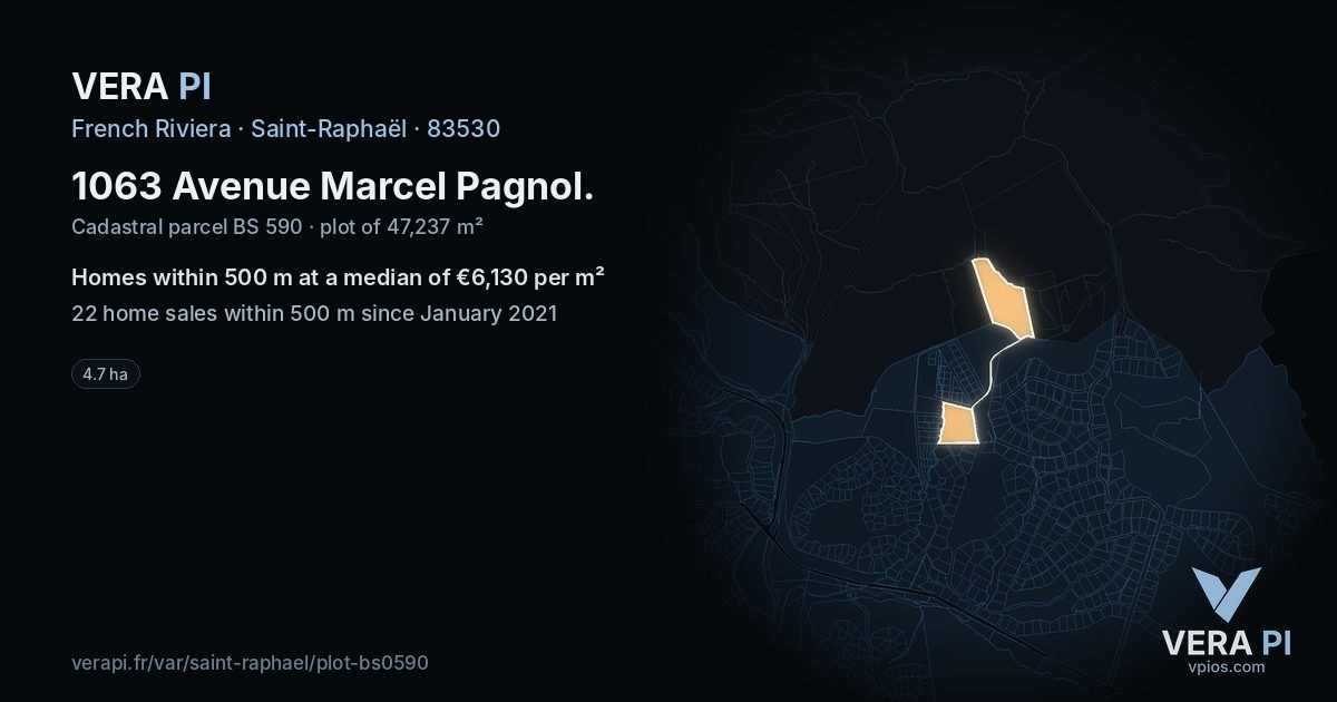 1063 Avenue Marcel Pagnol, Saint-Raphaël at night – the plot lit, the parcels around coloured by the prices near them