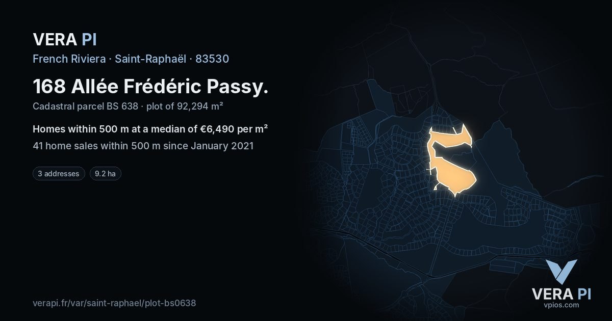 168 Allée Frédéric Passy, Saint-Raphaël at night – the plot lit, the parcels around coloured by the prices near them