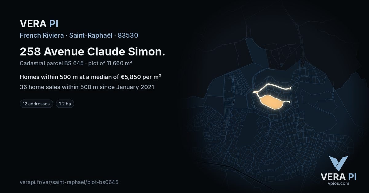 258 Avenue Claude Simon, Saint-Raphaël at night – the plot lit, the parcels around coloured by the prices near them