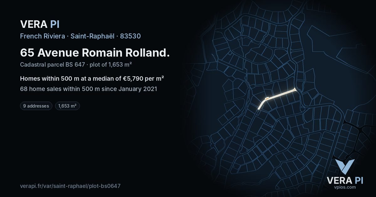 65 Avenue Romain Rolland, Saint-Raphaël at night – the plot lit, the parcels around coloured by the prices near them