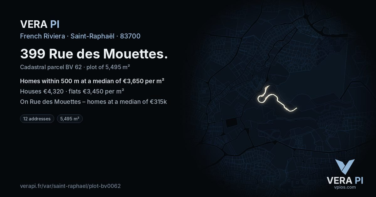 399 Rue des Mouettes, Saint-Raphaël at night – the plot lit, the parcels around coloured by the prices near them