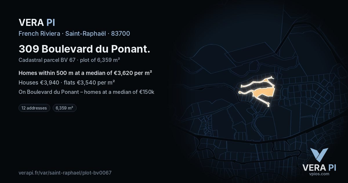 309 Boulevard du Ponant, Saint-Raphaël at night – the plot lit, the parcels around coloured by the prices near them