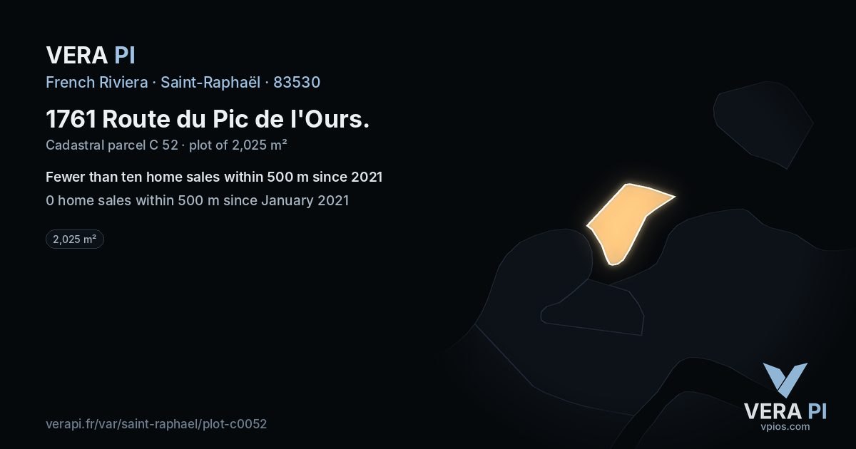 1761 Route du Pic de l'Ours, Saint-Raphaël at night – the plot lit, the parcels around coloured by the prices near them