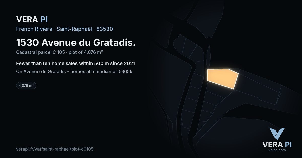 1530 Avenue du Gratadis, Saint-Raphaël at night – the plot lit, the parcels around coloured by the prices near them