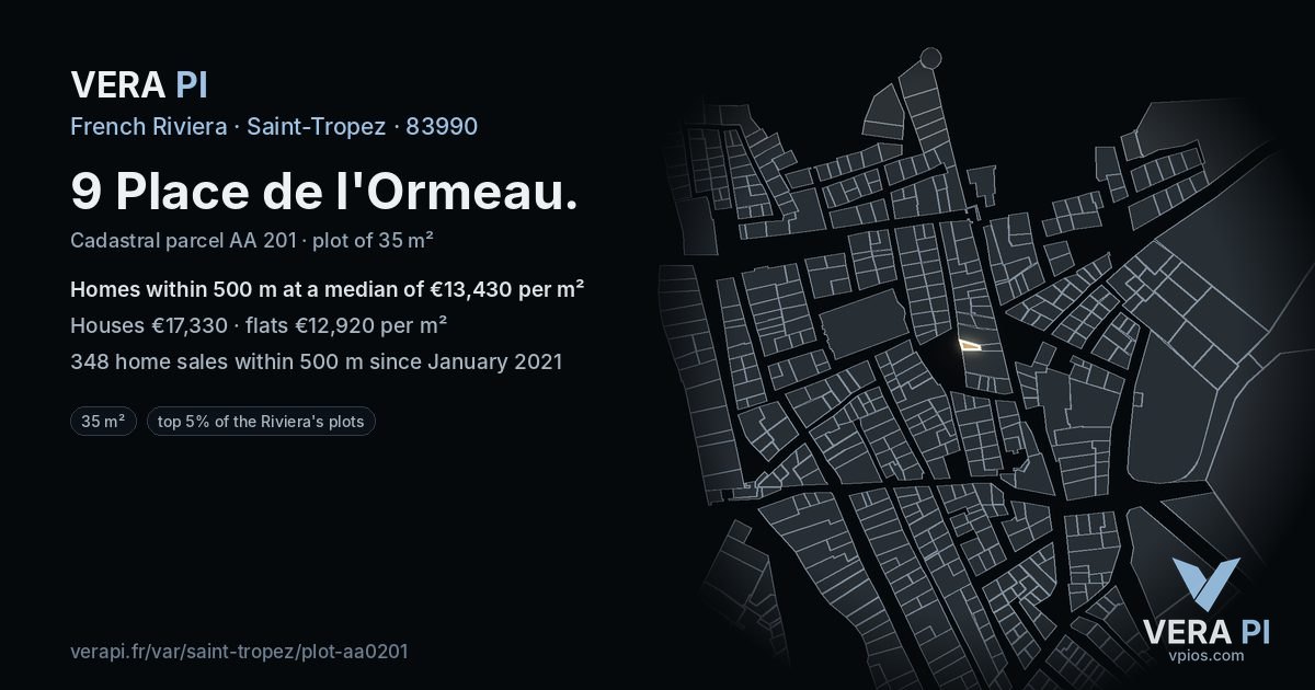 9 Place de l'Ormeau, Saint-Tropez at night – the plot lit, the parcels around coloured by the prices near them