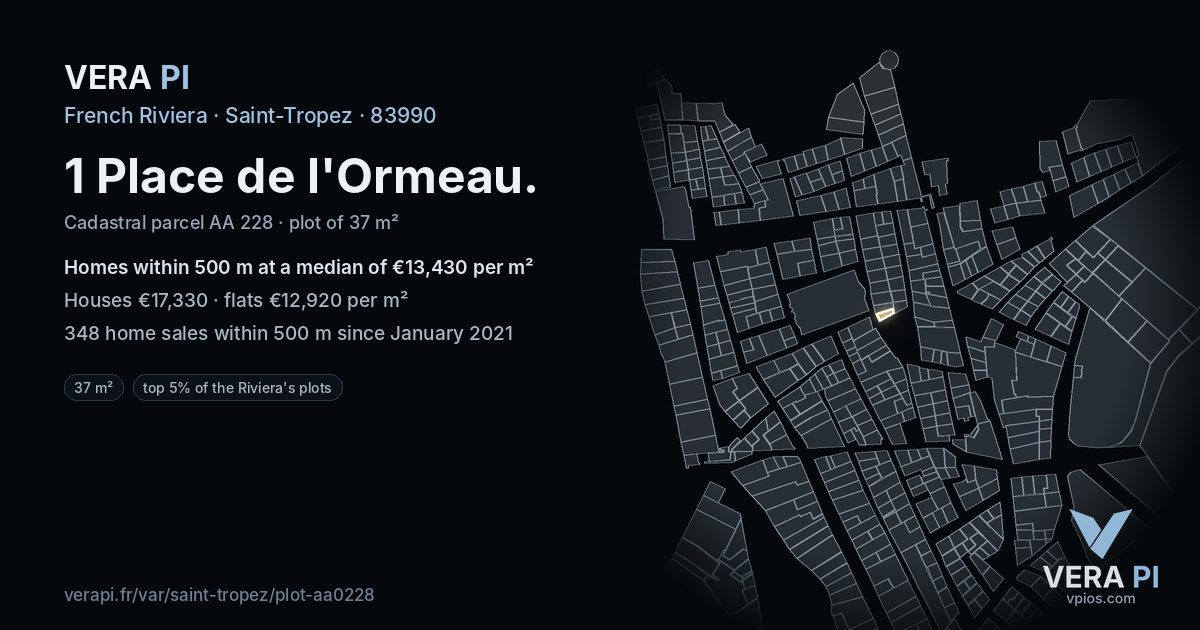 1 Place de l'Ormeau, Saint-Tropez at night – the plot lit, the parcels around coloured by the prices near them