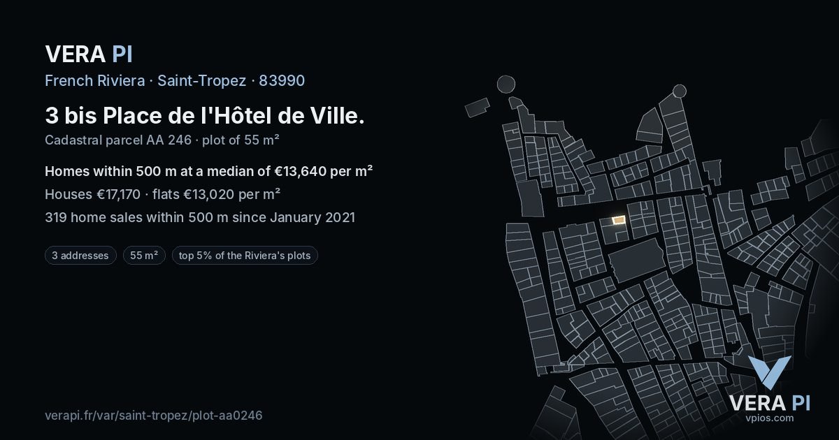 3 bis Place de l'Hôtel de Ville, Saint-Tropez at night – the plot lit, the parcels around coloured by the prices near them
