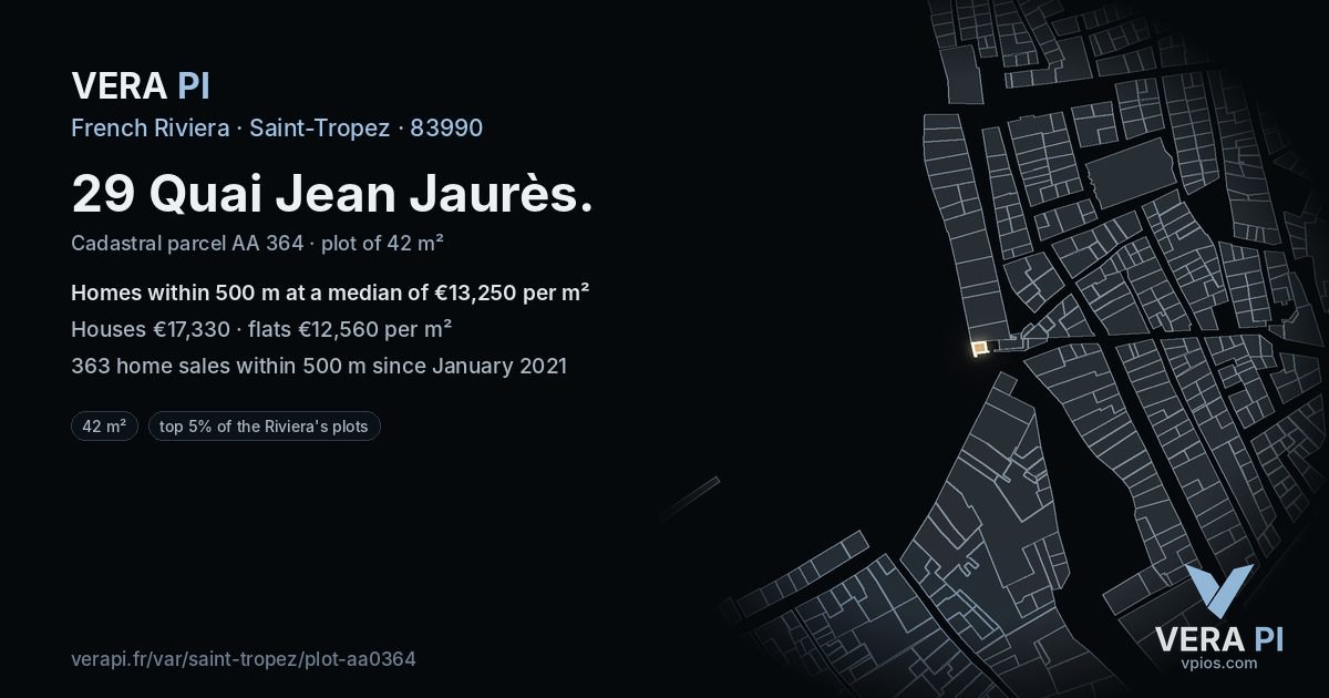 29 Quai Jean Jaurès, Saint-Tropez at night – the plot lit, the parcels around coloured by the prices near them