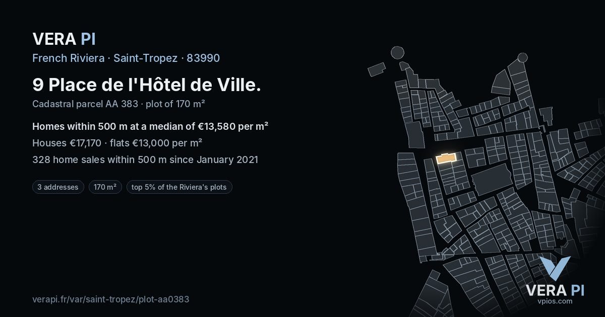9 Place de l'Hôtel de Ville, Saint-Tropez at night – the plot lit, the parcels around coloured by the prices near them