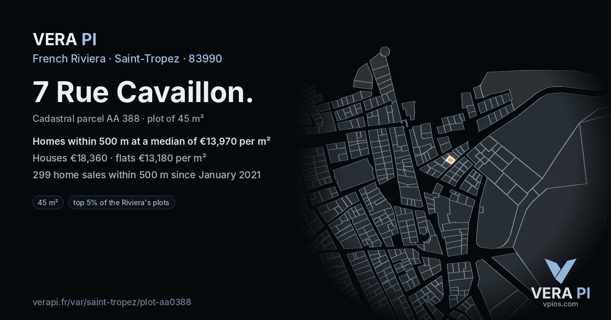 7 Rue Cavaillon, Saint-Tropez at night – the plot lit, the parcels around coloured by the prices near them