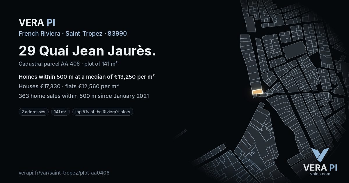 29 Quai Jean Jaurès, Saint-Tropez at night – the plot lit, the parcels around coloured by the prices near them