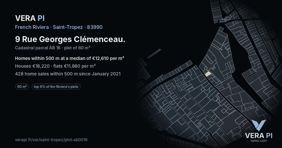 9 Rue Georges Clémenceau, Saint-Tropez at night – the plot lit, the parcels around coloured by the prices near them